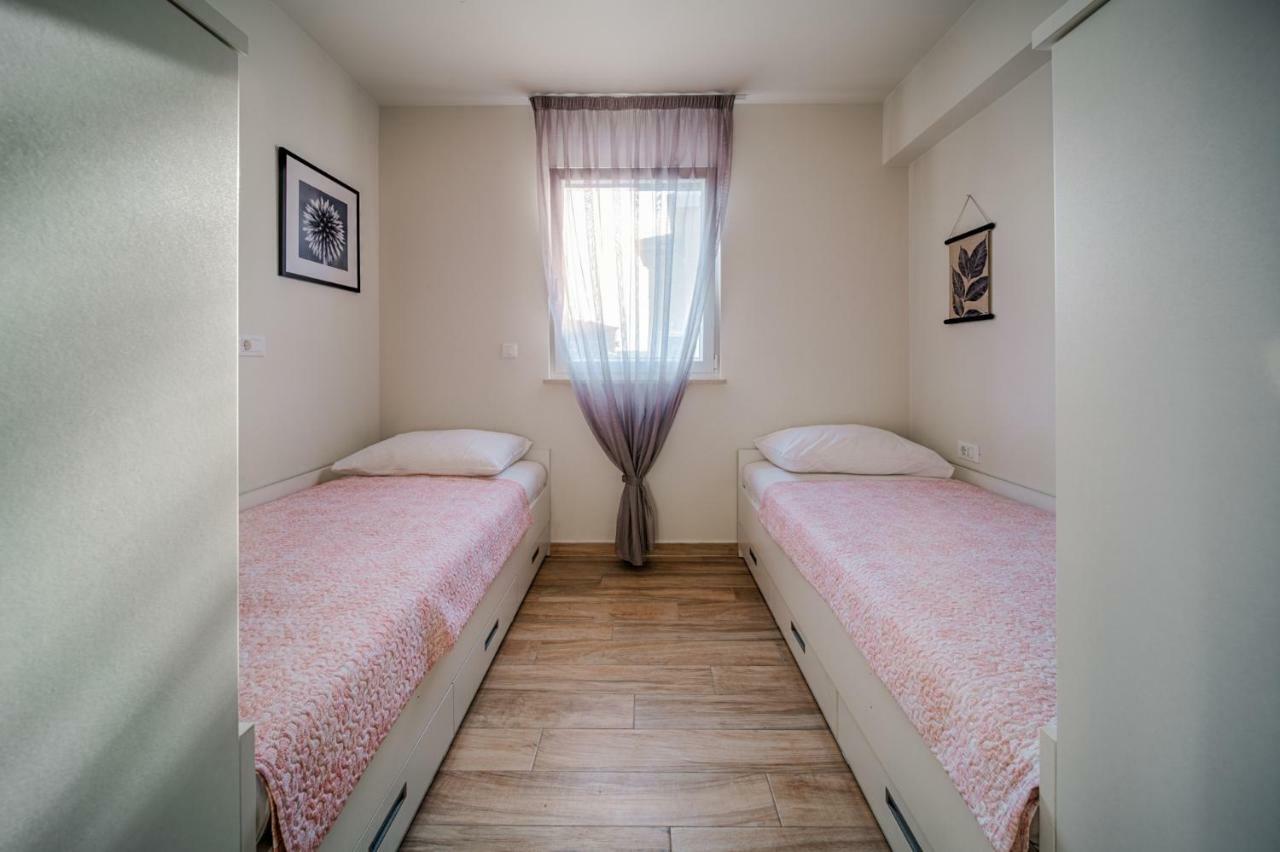 Apartment Rova มาลินสกา ภายนอก รูปภาพ
